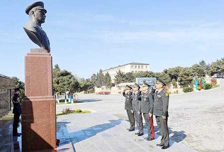 Hərbi liseyin 53 illik yubileyinə həsr olunmuş təntənəli mərasimi keçirilib