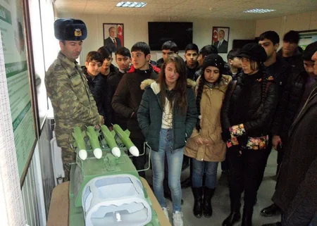 Bu gün bütün hərbi hissələrdə “Açıq qapı” günü keçirilib
