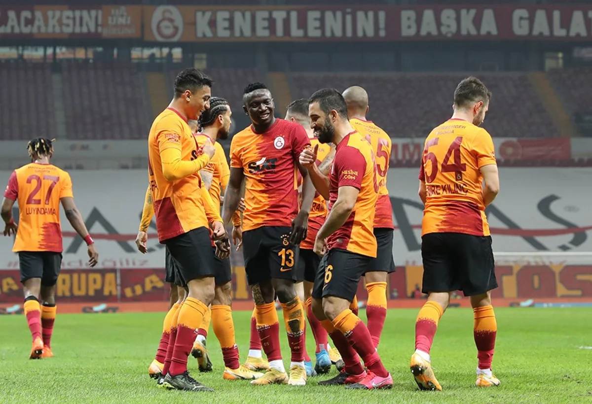 Qalatasaray daha 3 legioneri ilə vidalaşır