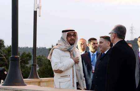 BƏƏ lideri Bakıda şəhidlərin xatirəsini anıb