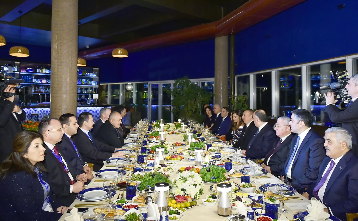 Prezident İlham Əliyev və baş nazir Boyko Borisov birgə şam ediblər