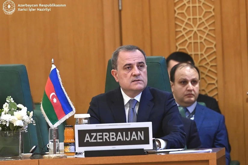 Jeyhun Bayramov adresses OIC extraordinary meeting