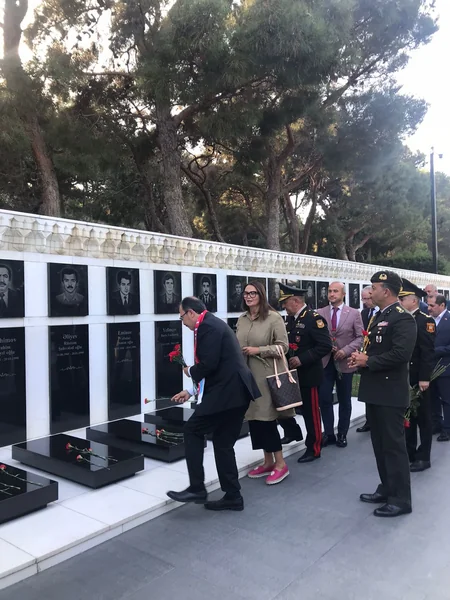 Turkish embassy officials visit Martyrs’ Lane, Turkish Martyrs’ Memorial in Baku