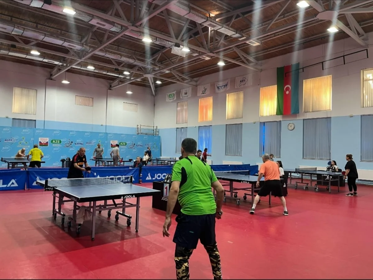 Veteran stolüstü tennisçilərin Azərbaycan çempionatına start verilib