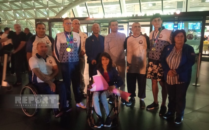 Dünya çempionatında 5 medal qazanmış Azərbaycan para-üzgüçüləri Vətənə qayıdıblar