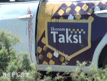 Neftçalada taksi şirkətinə aid avtomobil dərəyə aşıb, sürücü xəsarət alıb - FOTO