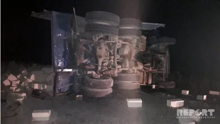 Kürdəmirdə yük avtomobilləri toqquşub, xəsarət alanlar var - FOTO - VİDEO - YENİLƏNİB