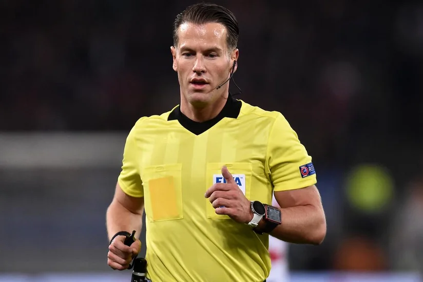 AVRO-2020: Tanınmış referini yenə köməkçisi pis vəziyyətdə qoydu