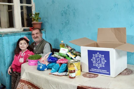 Heydər Əliyev Fondu ünvanlı sosial yardım alan ailələrə Novruz sovqatları paylayıb