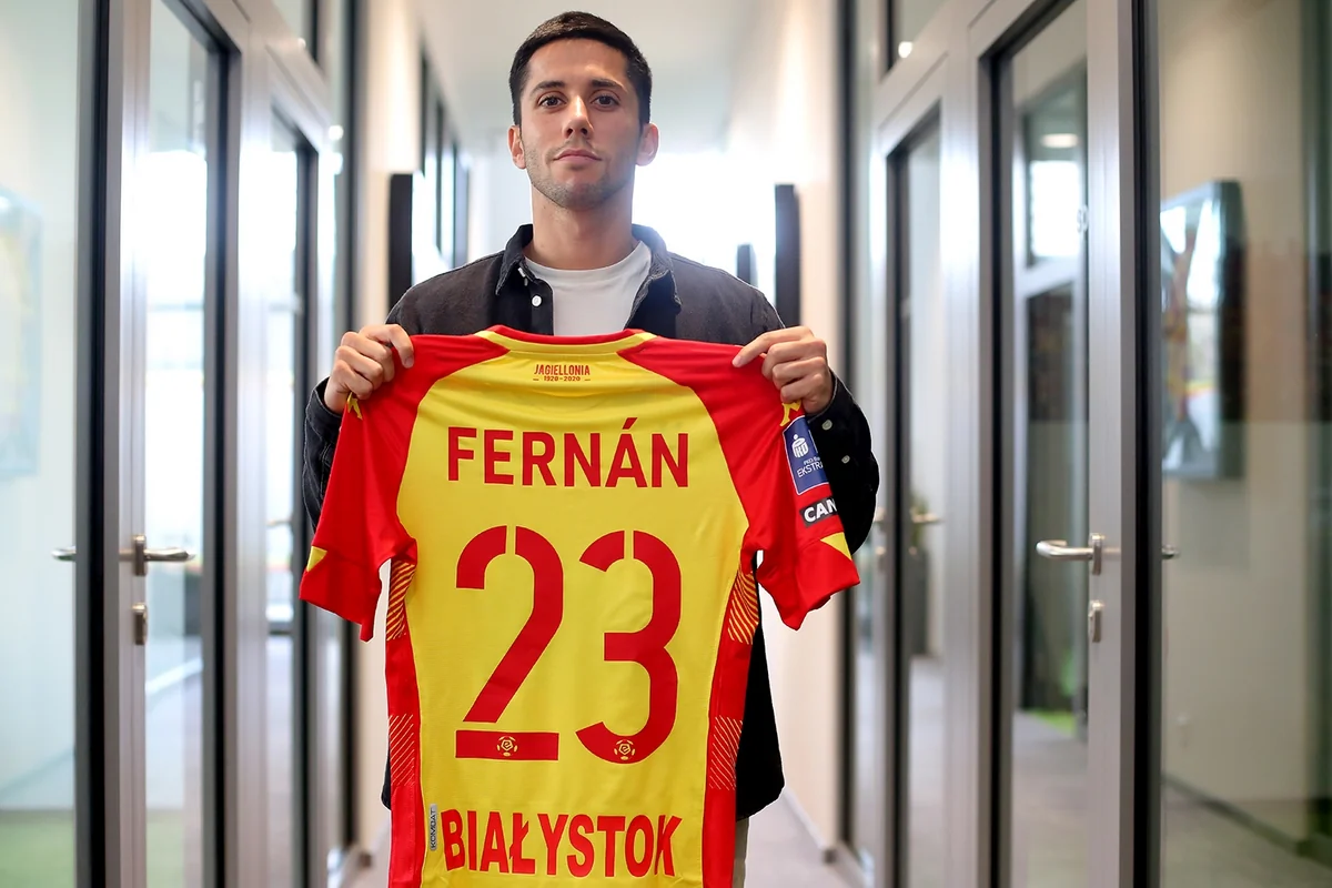 Qəbələdən ayrılan futbolçu Polşa klubuna keçdi