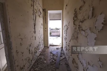 Tərk edilmiş tarixi sanatoriya: Divarları dağılan tikili tarixə qovuşacaq? - REPORTAJ