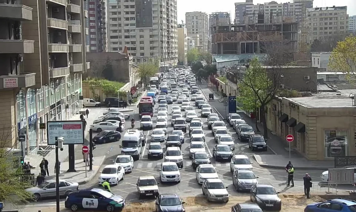 Bakıda 11 marşrut xətti üzrə avtobusların hərəkətində gecikmə var