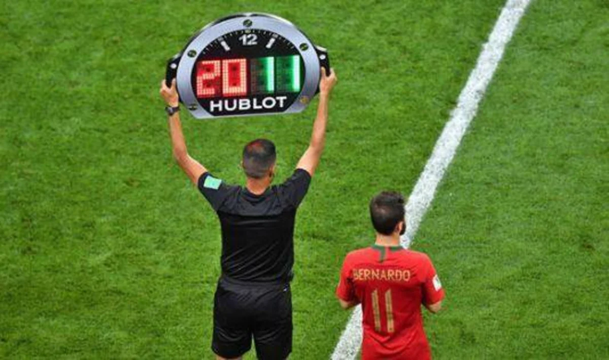 Futbolda yeni əvəzləmə qaydaları tətbiq oluna, məşqçi və klub rəsmilərinə vərəqələr verilə bilər