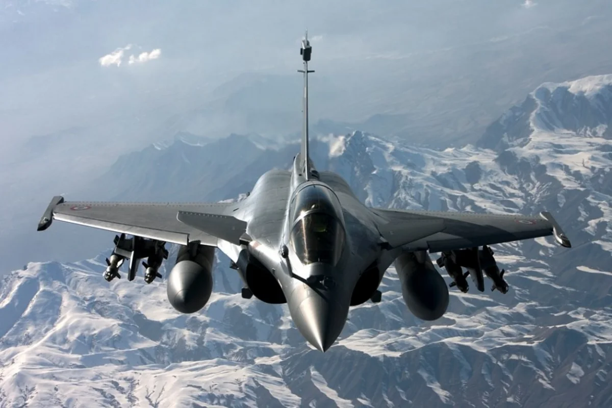 Индия рассматривает вариант покупки у Франции 18 истребителей Rafale