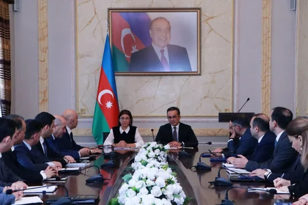 Dini Qurumlarla İş üzrə Dövlət Komitəsinin sədri kollektivə təqdim olunub