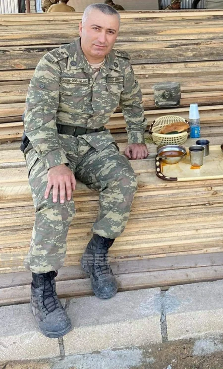 В день свадьбы надевший военную форму шехид полковник-лейтенант