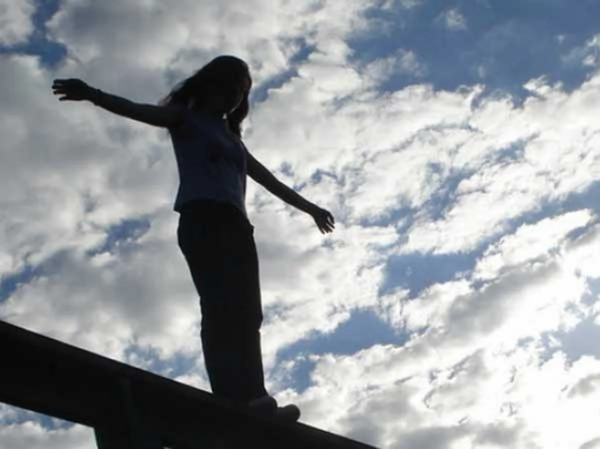 Tovuzda gənc qız özünü körpüdən atmaq istəyib