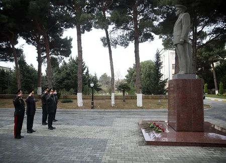 Azərbaycan Ordusunun Baş Qərargah rəisi Ali Hərbi Məktəbin şəxsi heyəti ilə görüşüb