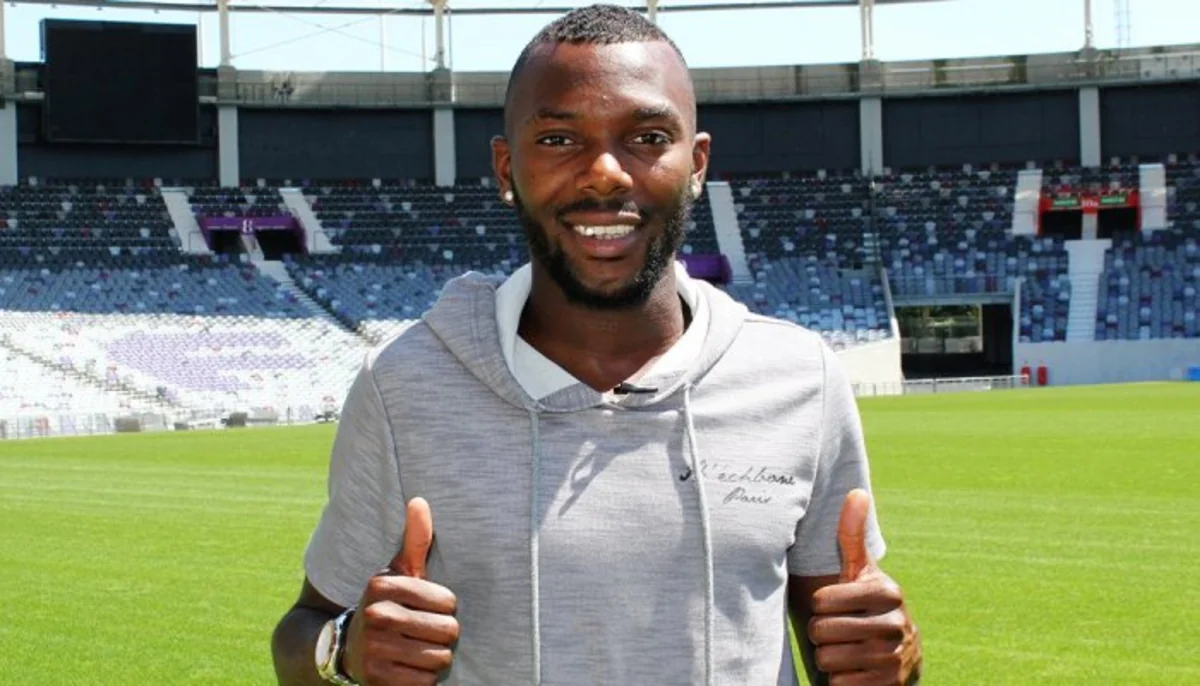 Kipr klubu Neftçi ilə oyundan əvvəl futbolçusu ilə müqaviləni uzadıb