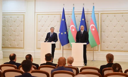 ​Prezident İlham Əliyevlə Donald Tusk arasında təkbətək görüş keçirilib