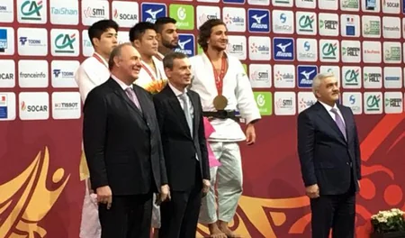 Rövnəq Abdullayev Böyük Dəbilqə turnirinin mükafatlandırma mərasimində iştirak edib