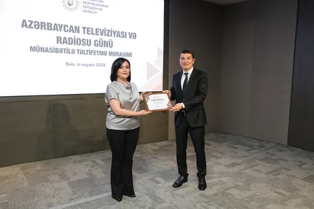 İqtisadiyyat Nazirliyi bir sıra televiziya işçilərini Fəxri fərmanla təltif edib