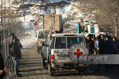 Six ICRC vehicles freely move from Khankandi to Lachin