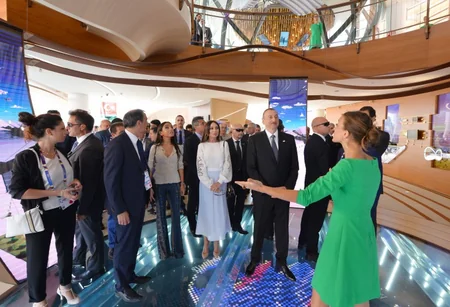 İlham Əliyev “Milan Expo 2015” sərgisində dövlət bayraqlarının qaldırılması mərasimində iştirak edib