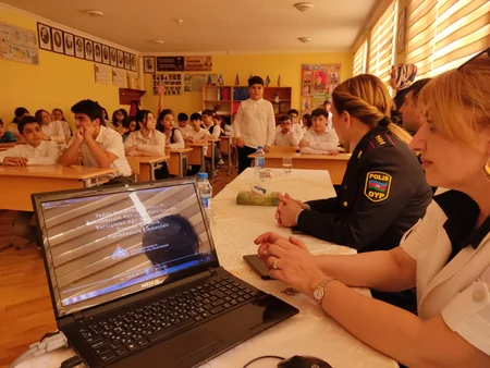 “Yol hərəkəti qaydalarını öyrənək və əməl edək!” mövzusunda maarifləndirici tədbir keçirilib