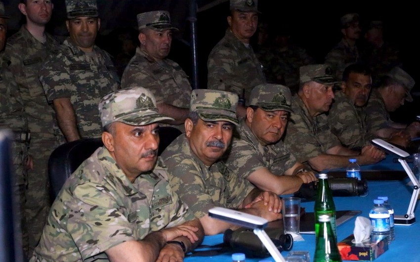 Azərbaycan Ordusunun təlimlərinin gecə vaxtı döyüş atışlı mərhələsi keçirilib - VİDEO