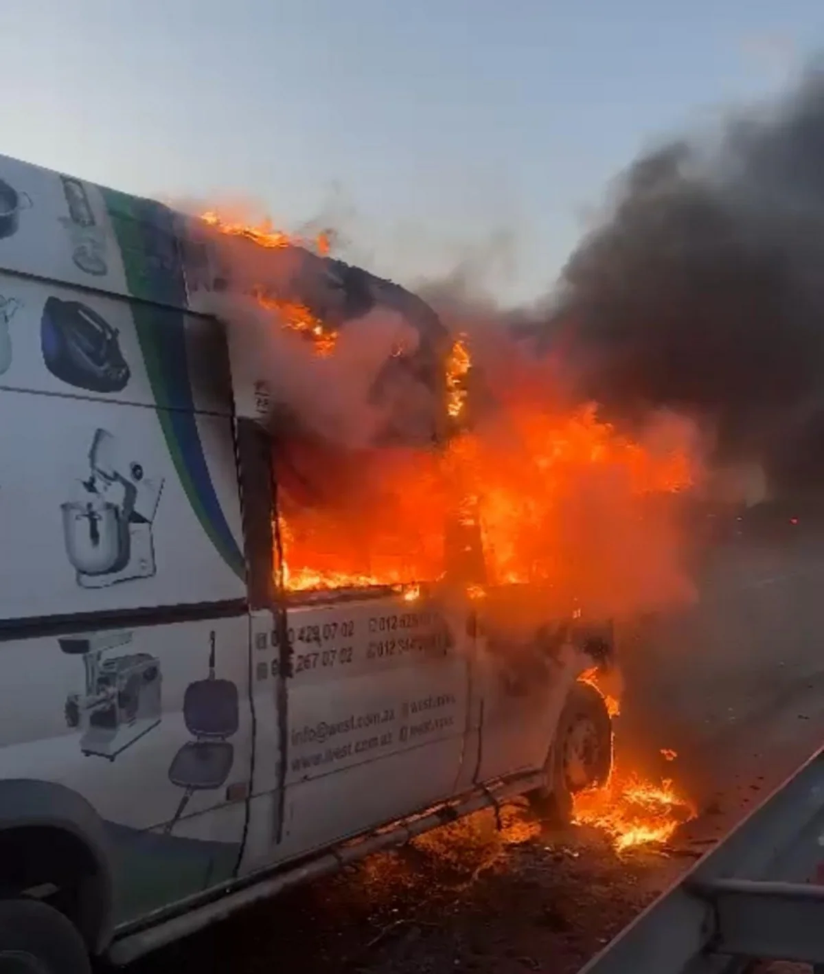 Kənar Dairəvi yolda yük avtomobili yanıb