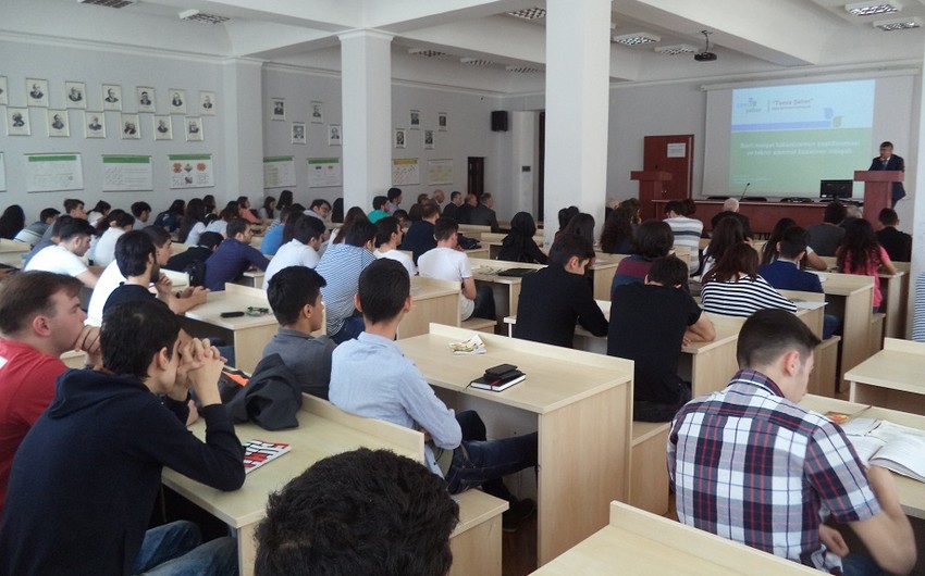 ​“Təmiz Şəhər” ASC ADNSU-da təkrar xammal bazarı mövzusunda mühazirə təşkil edib