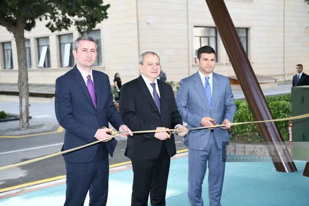 BDU-nun ərazisində ekoloji təmiz enerji doldurma məntəqəsinin açılışı olub