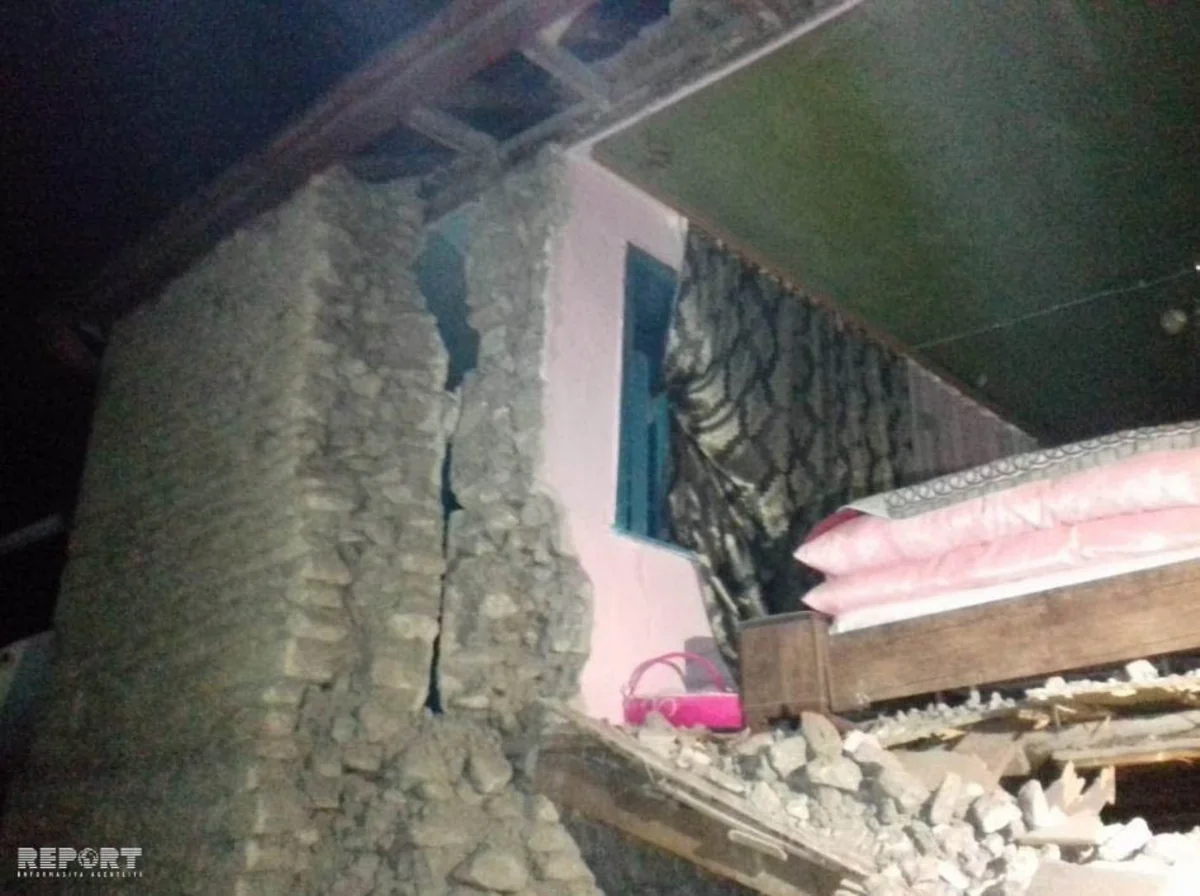 Azərbaycan Prezidentinin tapşırığına əsasən zəlzələnin fəsadlarının aradan qaldırılması işləri fasiləsiz davam etdirilir