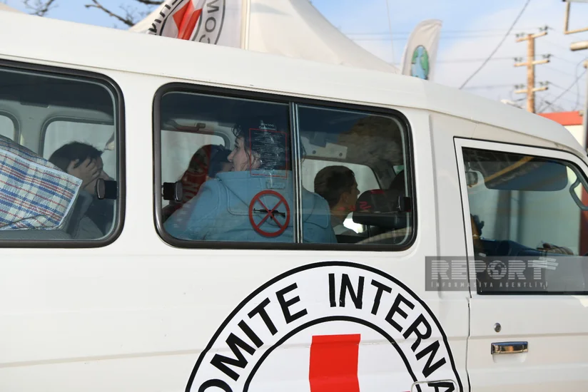 BQXK-nın avtomobillərində erməniəsilli şəxslər Xankəndiyə aparılıb - YENİLƏNİB