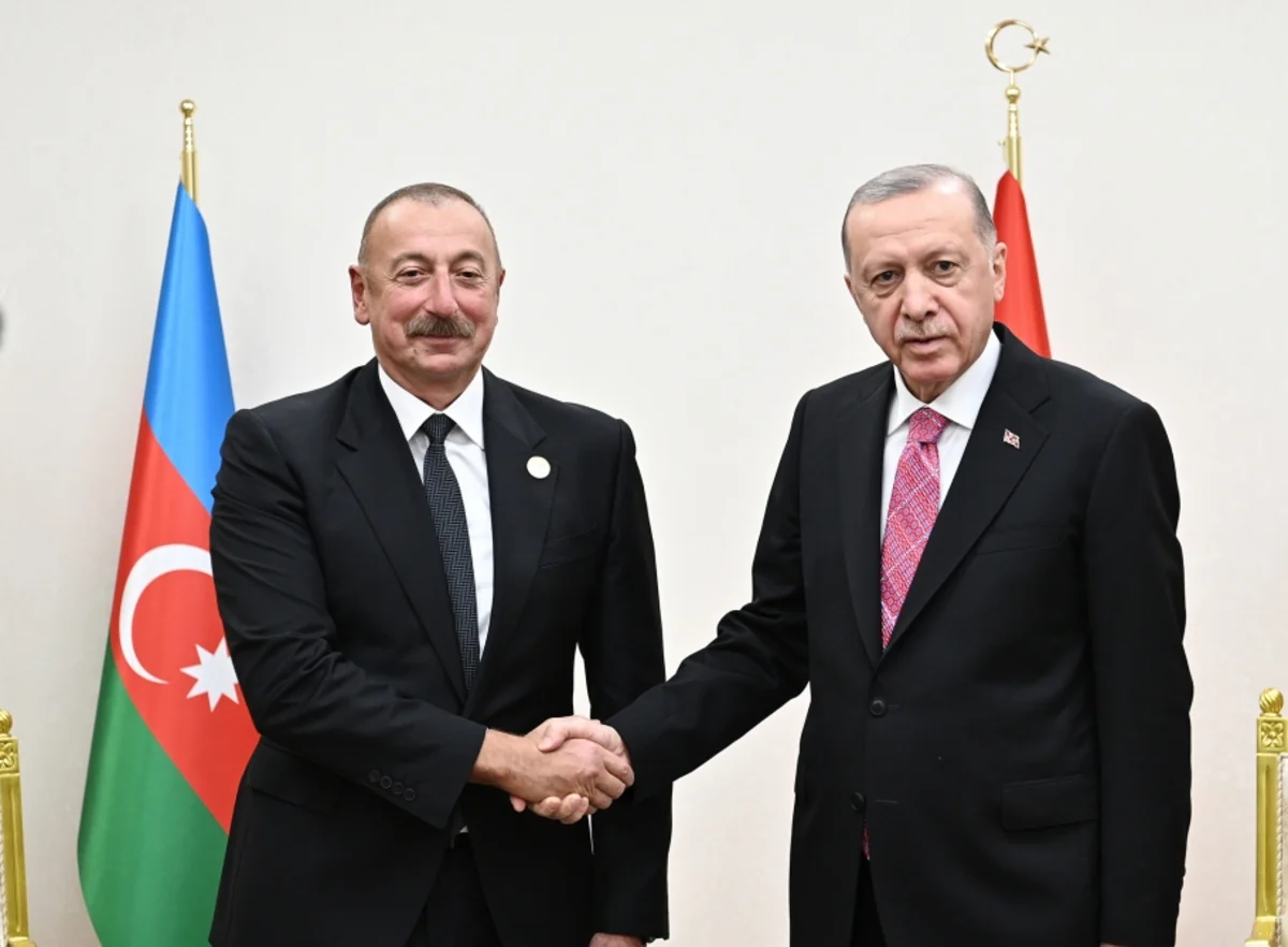 Aşqabadda İlham Əliyev Rəcəb Tayyib Ərdoğanla görüşüb