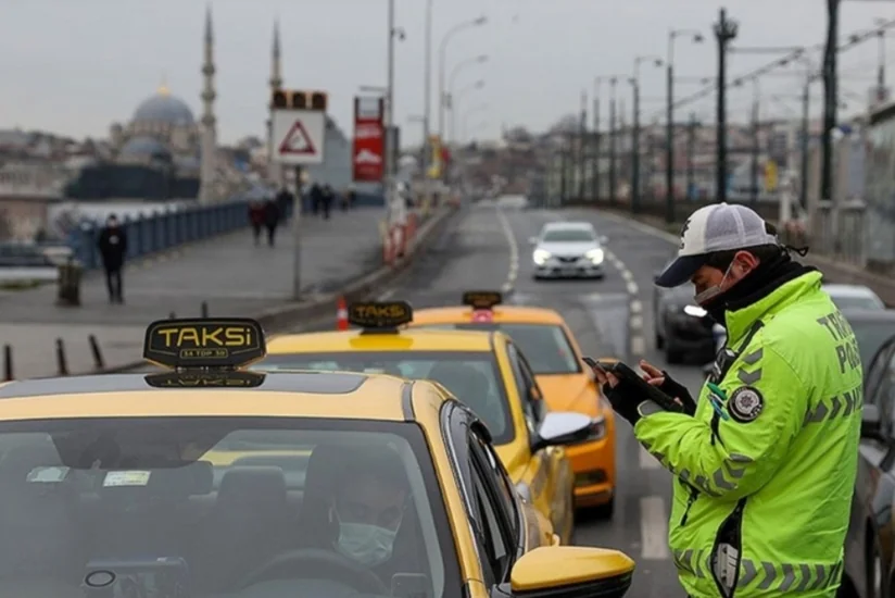 Türkiyədə üç gün küçəyə çıxmaq qadağan ediləcək