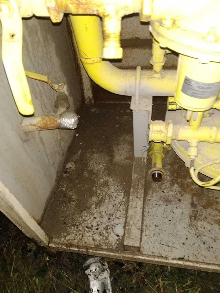 Bakıda qaz xəttinə çırpılan avtomobil yanıb