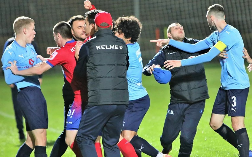 Rusiya klubunun oyununda kütləvi dava