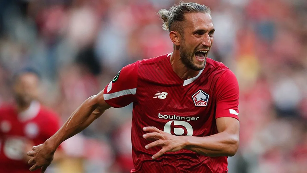 Türkiyə yığmasının üzvü karyerasını Yunanıstanda davam etdirəcək