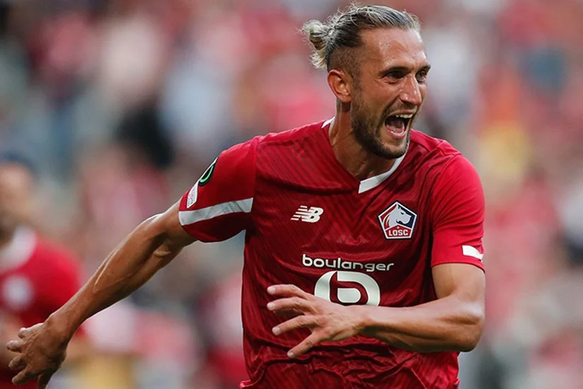 Türkiyə yığmasının üzvü karyerasını Yunanıstanda davam etdirəcək