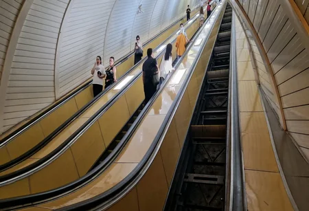 Bakı metrosunun “28 May” stansiyasında eskalatorların təmirinə başlanılıb