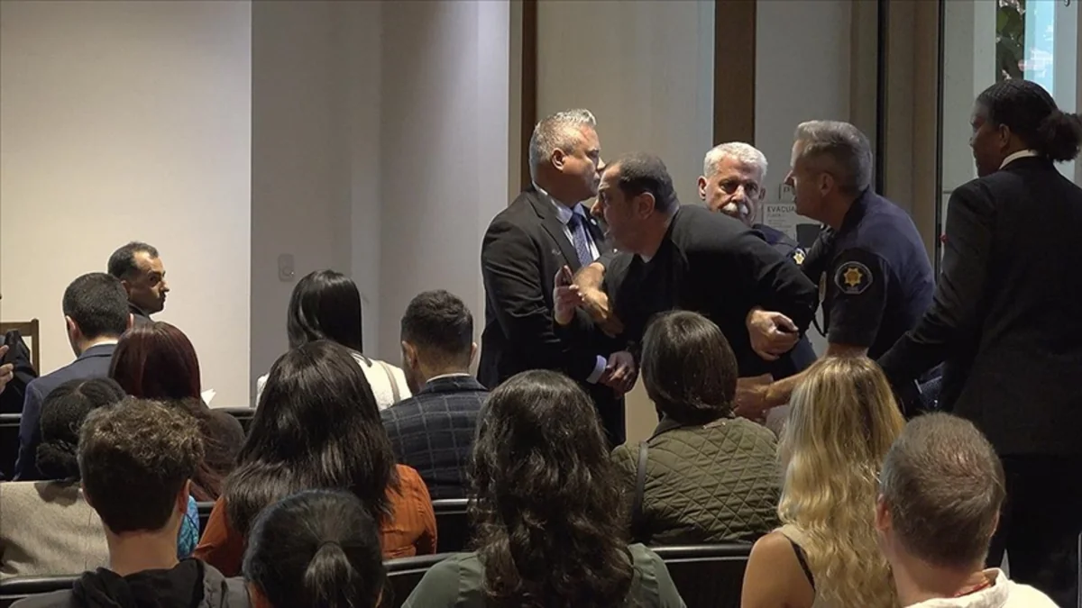 Armenian provocateurs shout insults at Azerbaijan, Türkiye during conference held in US