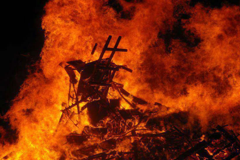 Şirvan şəhərində ev yanıb