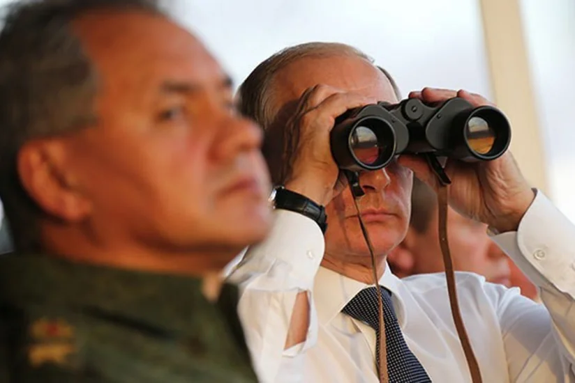 Vladimir Putin 297 min həbçinin iştirakı ilə keçirilən təlimləri müşahidə edib