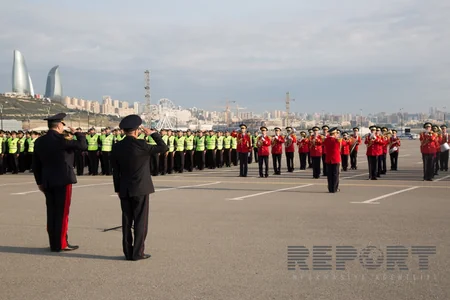 BŞBPİ-nin rəisi Mirqafar Seyidov yol polislərininin sıra baxışını keçirib - FOTO