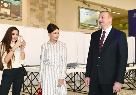 Prezident İlham Əliyev “Bakutel-2019” sərgisi ilə tanış olub - YENİLƏNİB