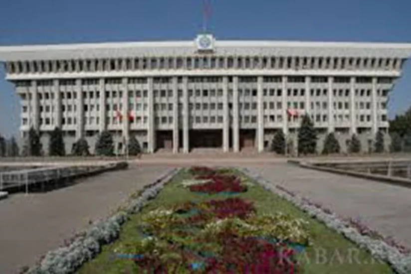 Qırğızıstan parlamenti deputatlarının bir sıra imtiyazları ləğv edilib