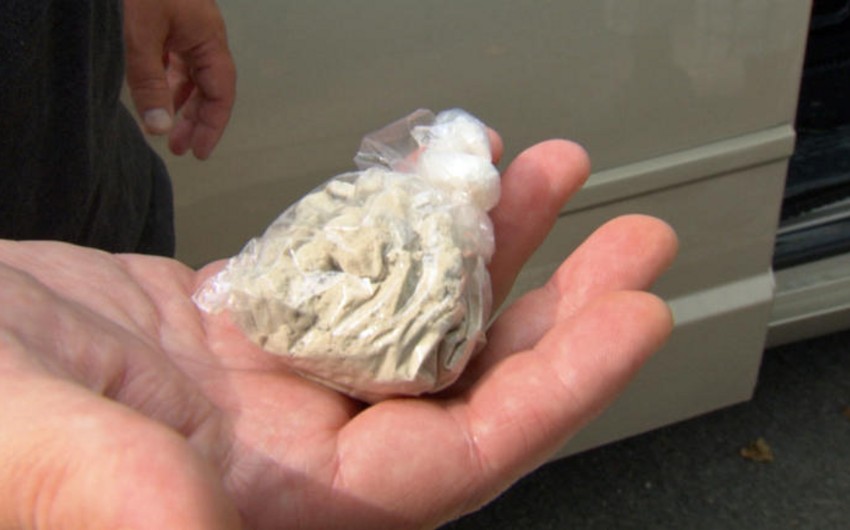 İrandan gələn Azərbaycan vətəndaşının corablarından heroin çıxıb