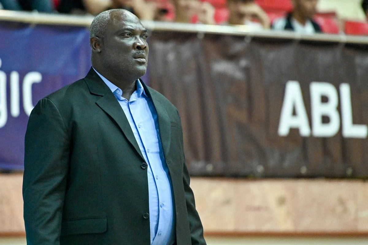 Azərbaycan Basketbol Liqasının autsayderi baş məşqçisi ilə vidalaşıb